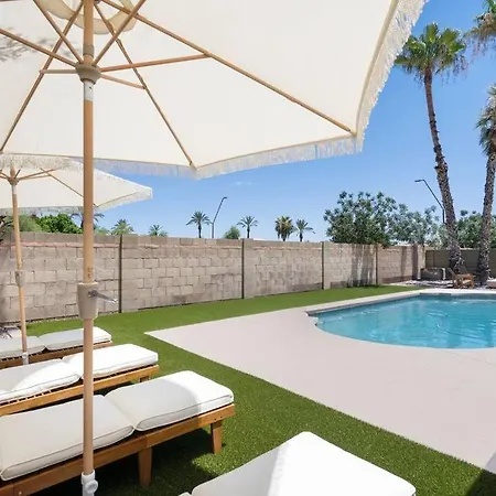 3Bd 2Ba Cool And Relaxing Home W Pool!