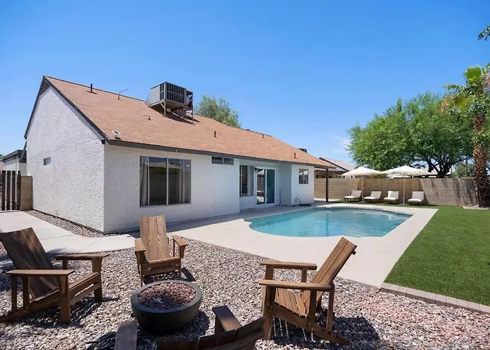 3bd 2ba Cool And Relaxing W Pool! Ferienhaus