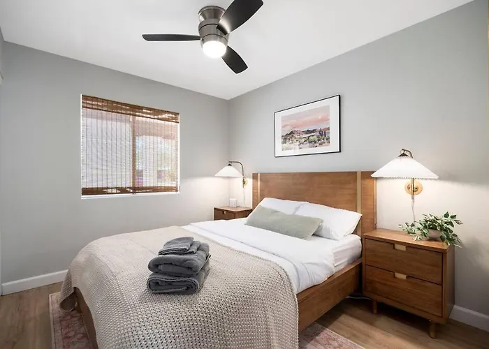 3bd 2ba Cool And Relaxing W Pool! Ferienhaus