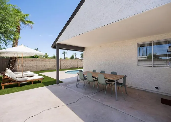 3bd 2ba Cool And Relaxing W Pool! Ferienhaus
